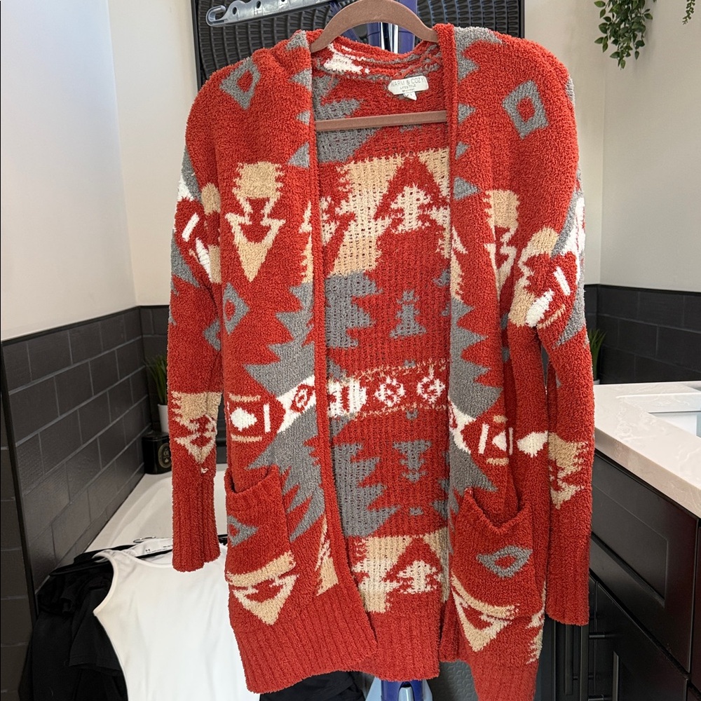 Cozy Geometric Patterned Cardigan in Red and Gray